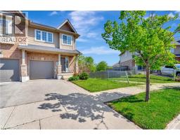 935 ZELLER Crescent - 4