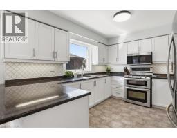 19 FORESTVIEW Drive - 12