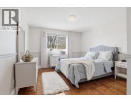 19 FORESTVIEW Drive - 29