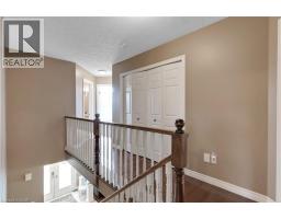 235 DUNDAS Street W - 17