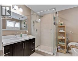 235 DUNDAS Street W - 21