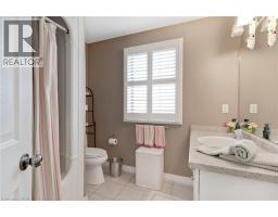 235 DUNDAS Street W - 23