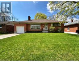 130 GARDINER Avenue E - 1