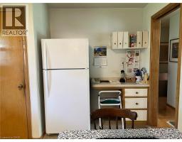 130 GARDINER Avenue E - 19