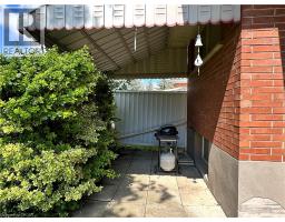 130 GARDINER Avenue E - 33