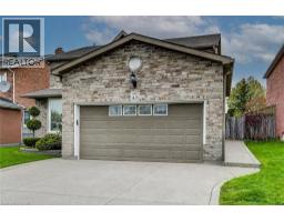 48 LENNOX Crescent - 2
