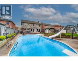 48 LENNOX Crescent - 45