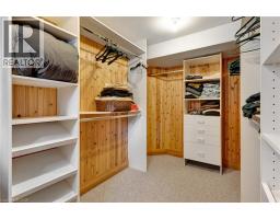 18 WOODMANS Court - 32