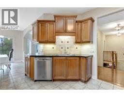 18 WOODMANS Court - 9
