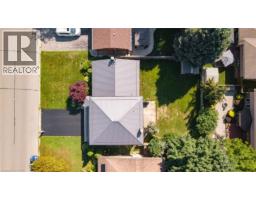 114 LYNNDALE Road - 39