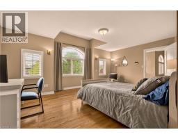76 MOORLAND Crescent - 30