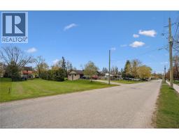 50 MAIN Street E - 39