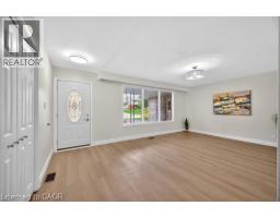 217 PINEGROVE Crescent - 11