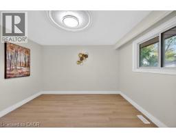 217 PINEGROVE Crescent - 18