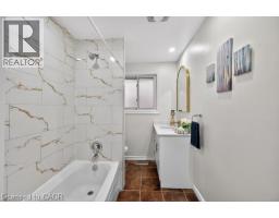 217 PINEGROVE Crescent - 24