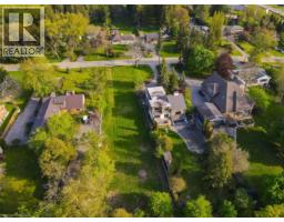 138 RIVERBANK Drive - 22