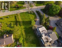 138 RIVERBANK Drive - 33