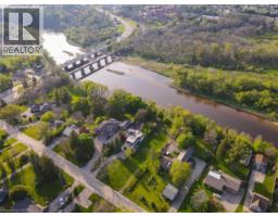 138 RIVERBANK Drive - 41