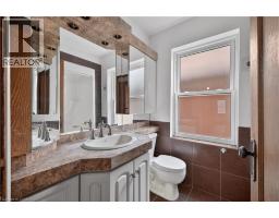 48 STIRLING Avenue N - 22