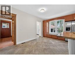 48 STIRLING Avenue N - 9