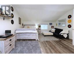 1 JOHN Avenue - 28