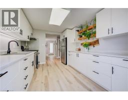 35 CAMROSE Court - 12