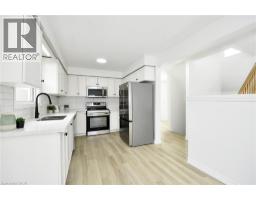 32 KROEGER Crescent - 10
