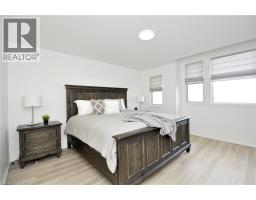 32 KROEGER Crescent - 18