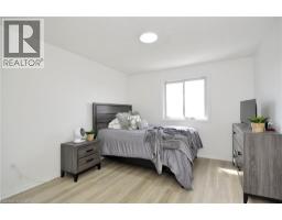 32 KROEGER Crescent - 19