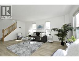 32 KROEGER Crescent - 2