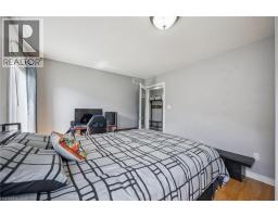 15 ZINKANN Crescent - 17