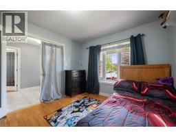 15 ZINKANN Crescent - 18