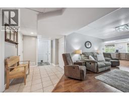 15 ZINKANN Crescent - 31