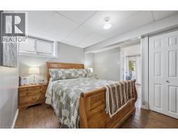 15 ZINKANN Crescent - 38