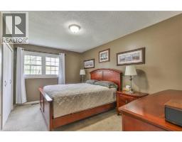 4 HIGHLAND Drive - 18