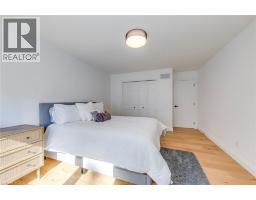 54 DEERVIEW Avenue - 42