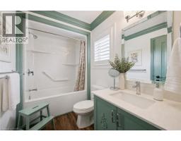 16 ROBBINS Ridge - 24