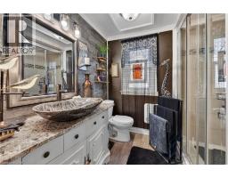 911 LAKESHORE Road - 17