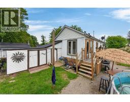 911 LAKESHORE Road - 32