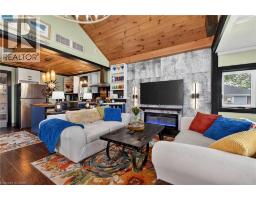 911 LAKESHORE Road - 6