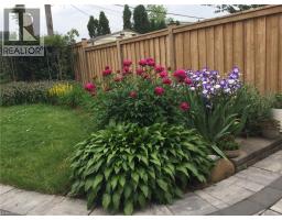 1294 NAPIER Crescent - 43
