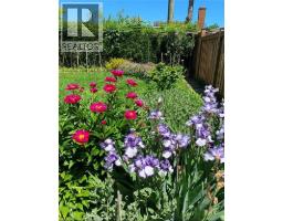 1294 NAPIER Crescent - 45