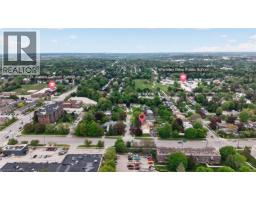 7 WINDERMERE Court - 39