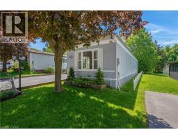 120 MAPLE Crescent - 2