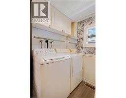 120 MAPLE Crescent - 25