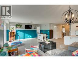 195 CHARLES Street E - 12