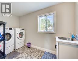 195 CHARLES Street E - 17