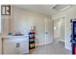 195 CHARLES Street E - 18