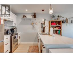 195 CHARLES Street E - 5
