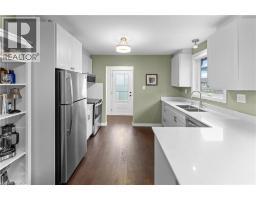 142 MARCELLA Crescent - 7